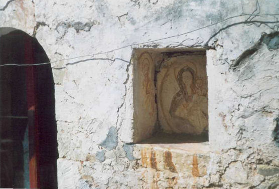 Edicola sacra nel centro storico di Galugnano